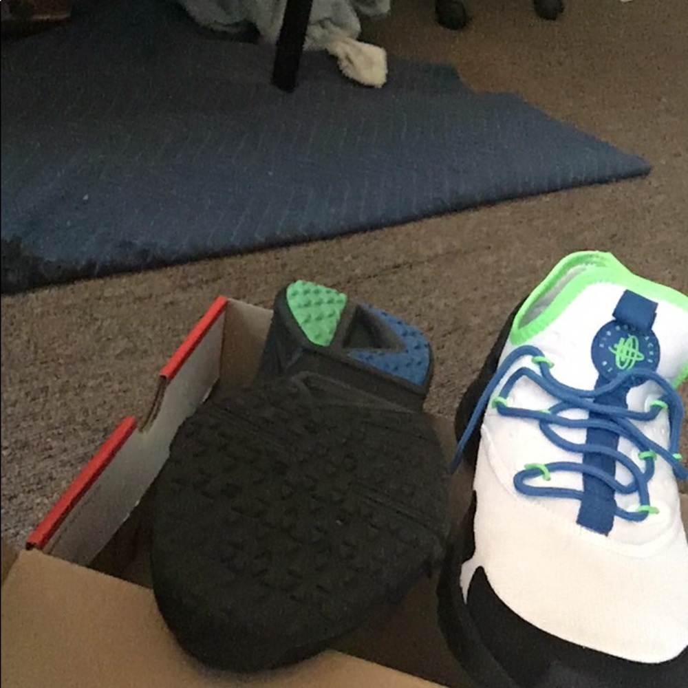 Huarache by Nike - Picture 2 of 3